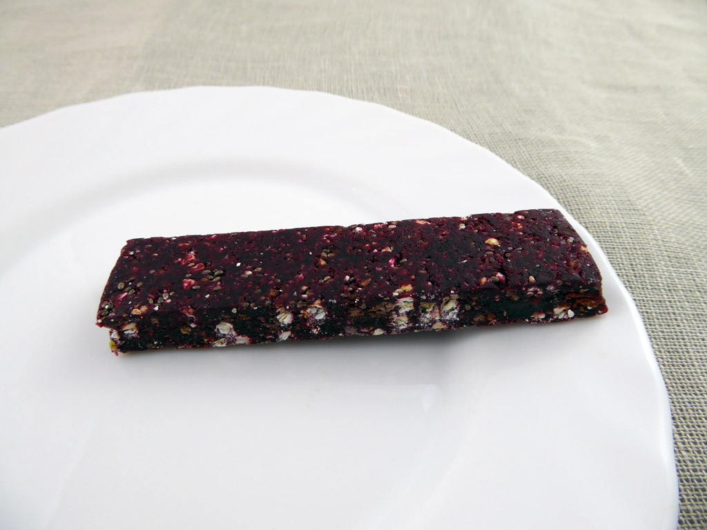 Batonėlis „Simply Raw: Beetroot & Goji“ (Burokėliai ir goji uogos)