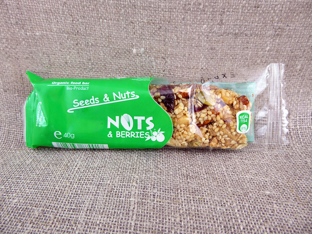 Batonėlis „Nuts & Berries: Seeds & Nuts“ (Su sėklomis, riešutais ir uogomis)